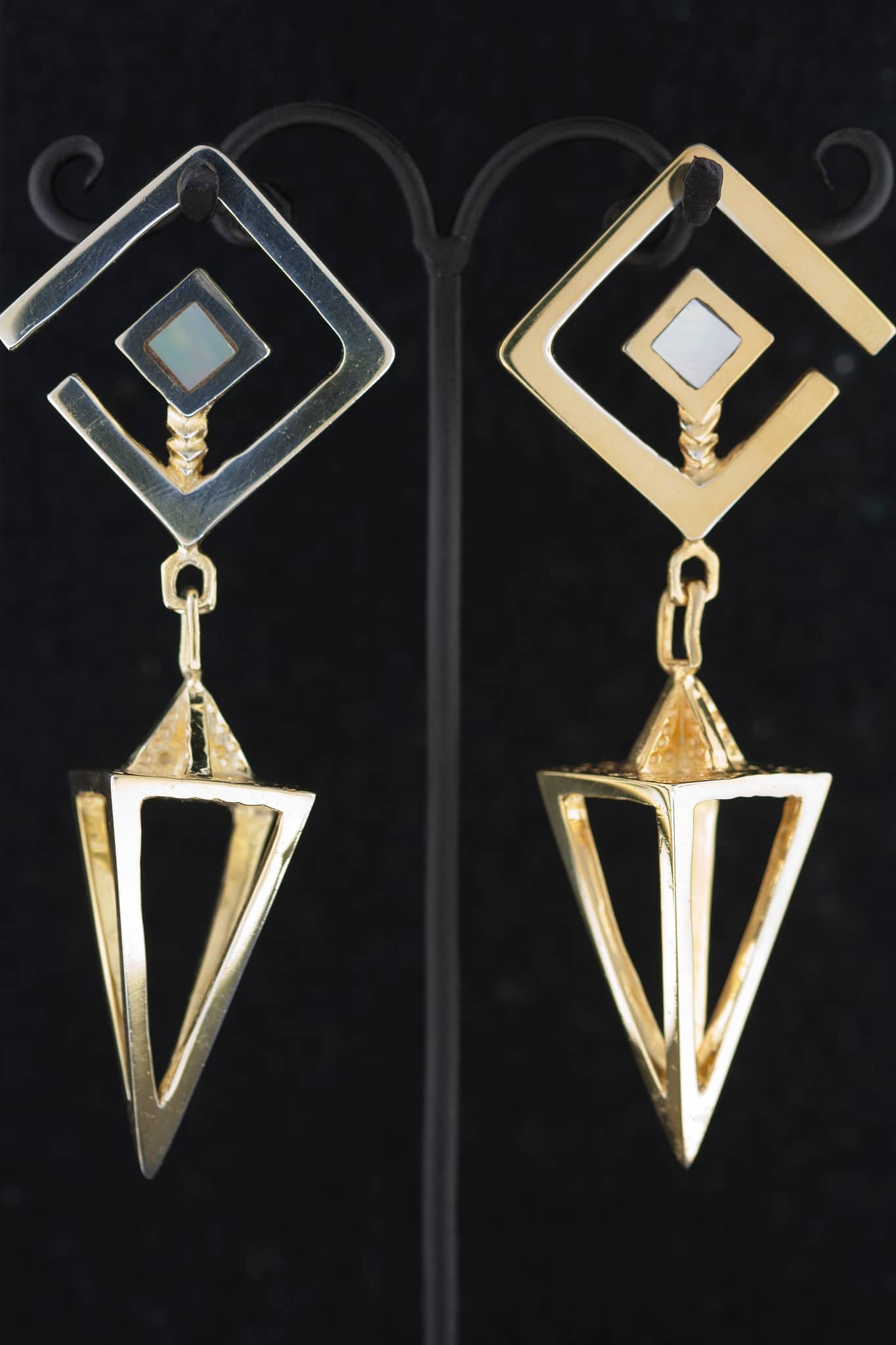 Gold Plated Cage Pointers with Shell – Mother of Pearl